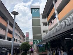 Chong Pang City (D27), Shop House #585397801